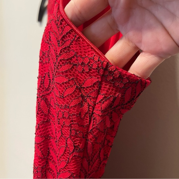 Dress the Population Zoey Lace Midi Dress - Red - Size Medium - Picture 6 of 11